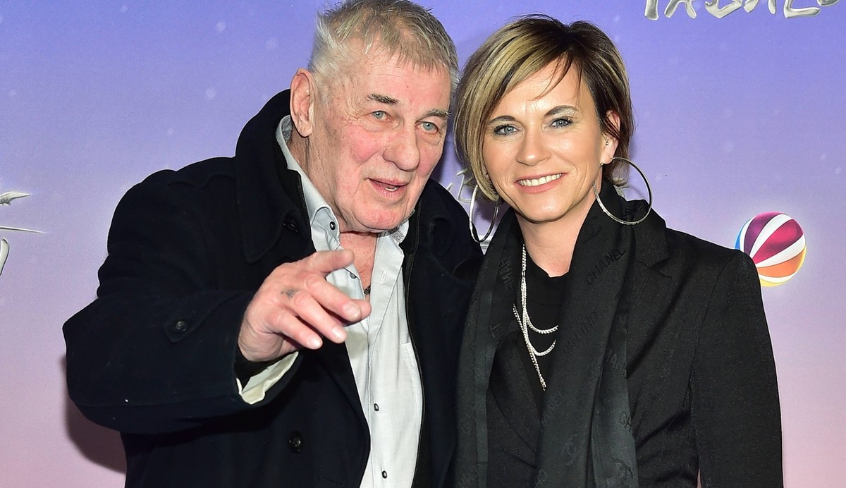 40 Jahrte Happy Birthday Tabaluga Annika Kärsten-Hoenig, Ehefrau von Heinz Hoenig Ankunft blauer Teppich zur Premiere von 40 Jahre Happy Birthday Tabaluga am 27. März im Zoo Palast in Berlin *** 40 ye ...