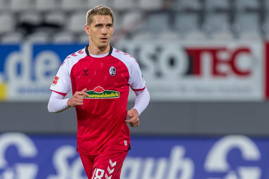 FREIBURG IM BREISGAU, GERMANY - DECEMBER 20: (BILD ZEITUNG OUT) Nils Petersen of SC Freiburg Looks on during the Bundesliga match between Sport-Club Freiburg and Hertha BSC at Schwarzwald-Stadion on D ...