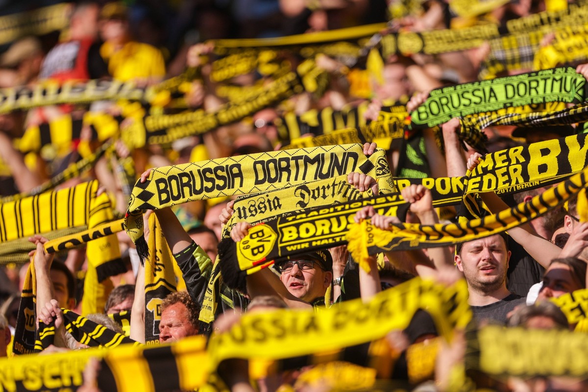 13.05.2023, Fussball, Saison 2022/2023, 1. Bundesliga, 32. Spieltag, Borussia Dortmund - Borussia Mönchengladbach, Fans von Borussia Dortmund, Dortmund Signal Iduna Park NRW Deutschland xRHR-FOTO/DEx  ...
