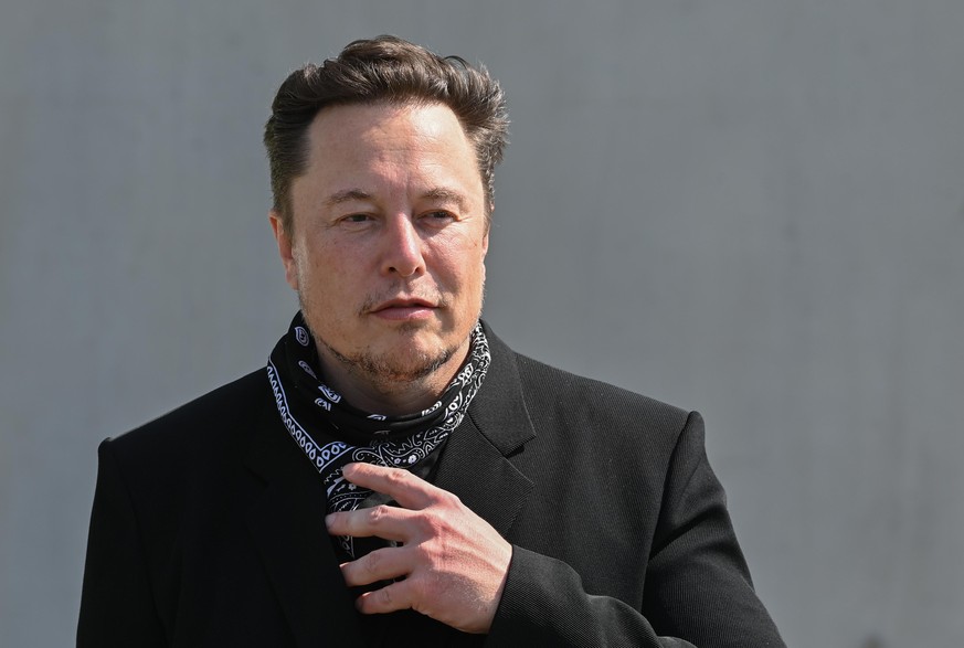 Elon Musk schlägt sich mit einem 19-Jährigen herum, der auf Twitter seinen Privatjet trackt. 