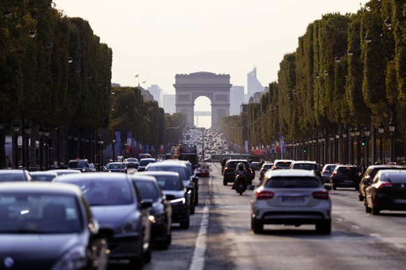 Der dichte Stadtverkehr in der französischen Hauptstadt Paris hat in den letzten Jahren zu erhöhter Luftverschmutzung geführt. 