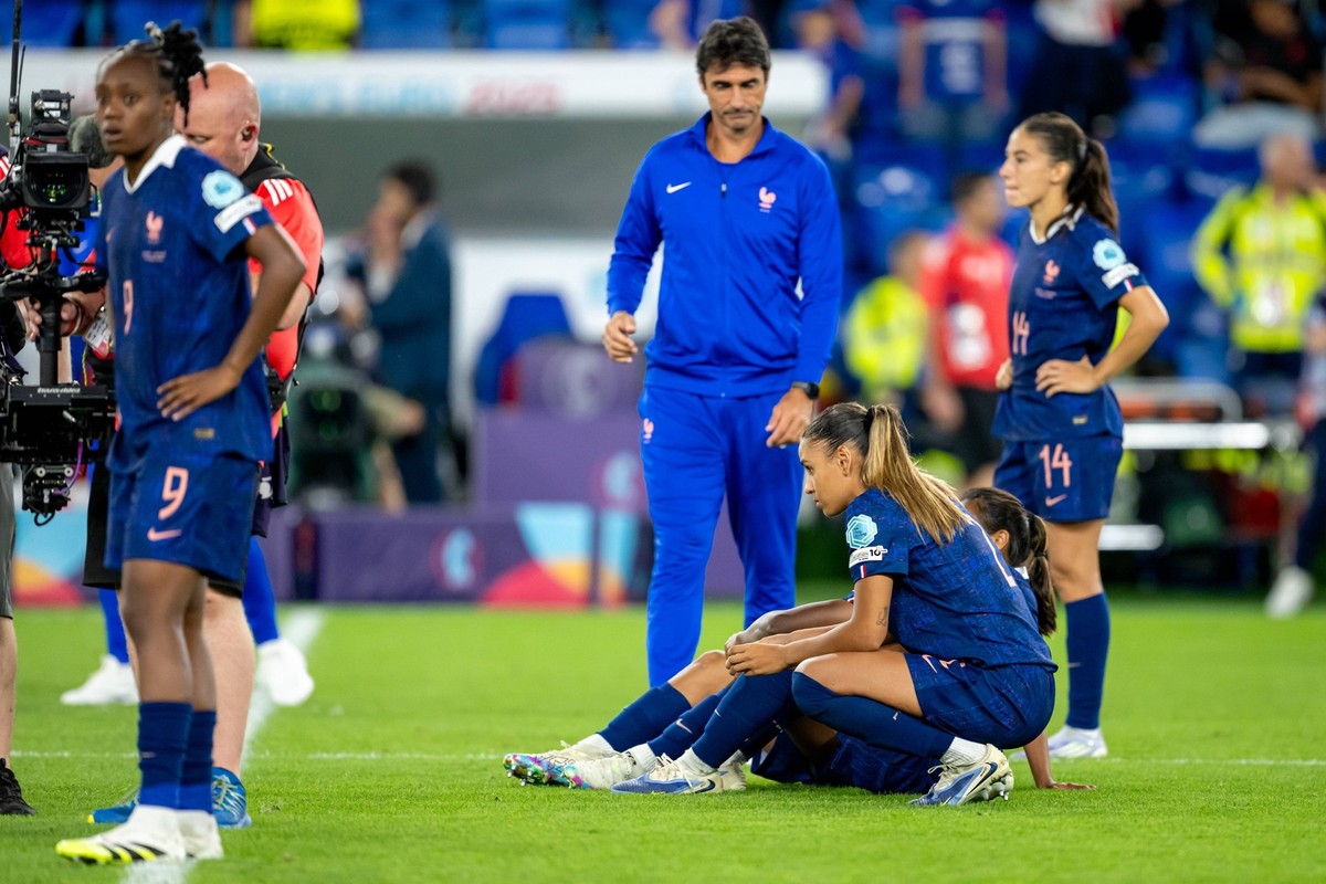 UEFA Womens Euro 2025 Viertelfinale: Frankreich - Deutschland 19.07.2025 7 Frankreich und Clara Mateo 14 Frankreich sind entt�uscht nach der Niederlage UEFA Womens Euro 2025 Viertelfinale: Frankreich  ...