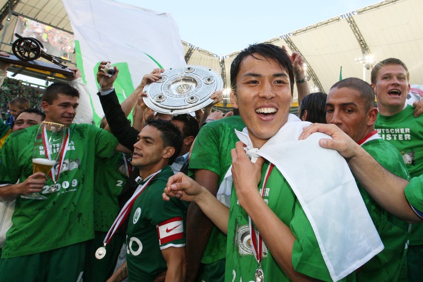2009 feierte Hasebe mit dem VfL Wolfsburg die deutsche Meisterschaft.