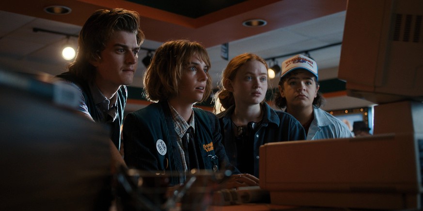 Stranger Things Season 4 2022 L to R Joe Keery as Steve Harrington, Maya Hawke as Robin Buckley, Sadie Sink as Max Mayfield, and Gaten Matarazzo as Dustin Henderson in Stranger Things Season 4 2022 Ph ...