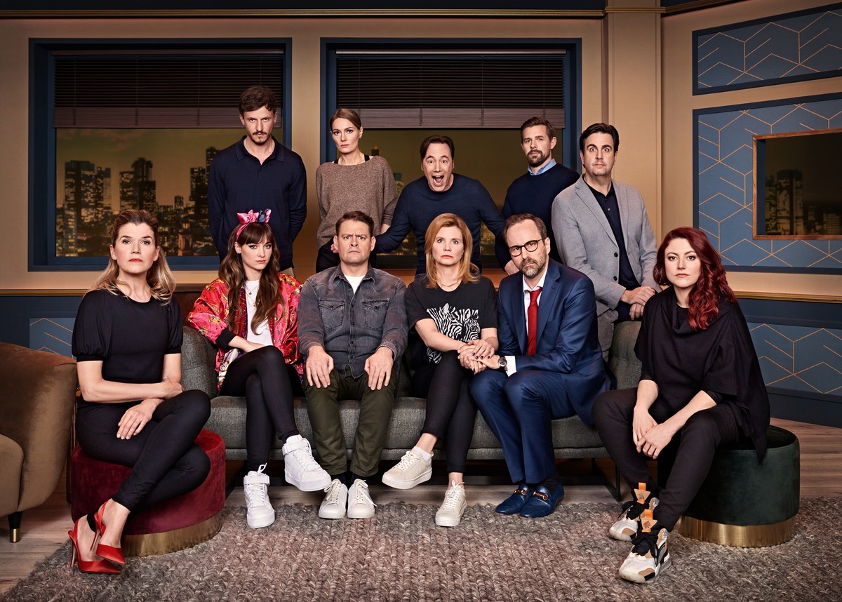 HANDOUT - 28.03.2021, ---: Die Comedians Anke Engelke (vorn, l-r), Larissa Rie�, Max Giermann, Annette Frier, Kurt Kr�mer und Tahnee, sowie Tommi Schmitt (hinten, l-r), Martina Hill, Michael Herbig, K ...