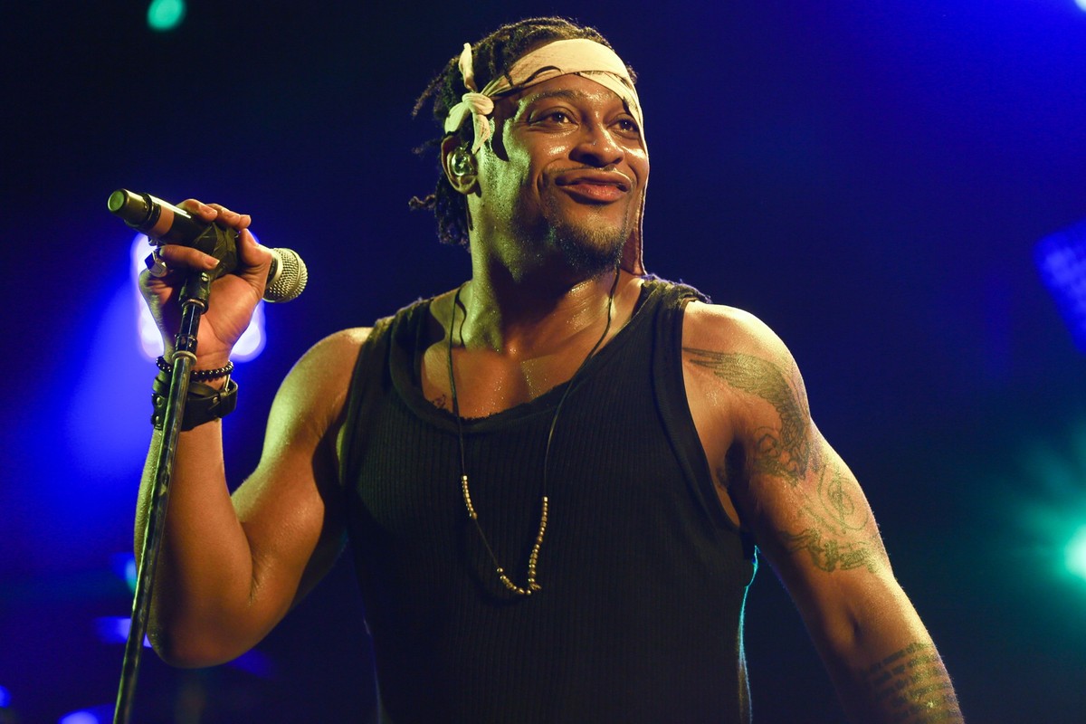 ARCHIV - 23.08.2015, USA, Los Angeles: D&#039;Angelo tritt beim FYF Fest in Los Angeles am 23. August 2015 auf. Der Soul-Musiker ist im Alter von 51 Jahren gestorben. Foto: Rich Fury/Invision/AP/dpa + ...