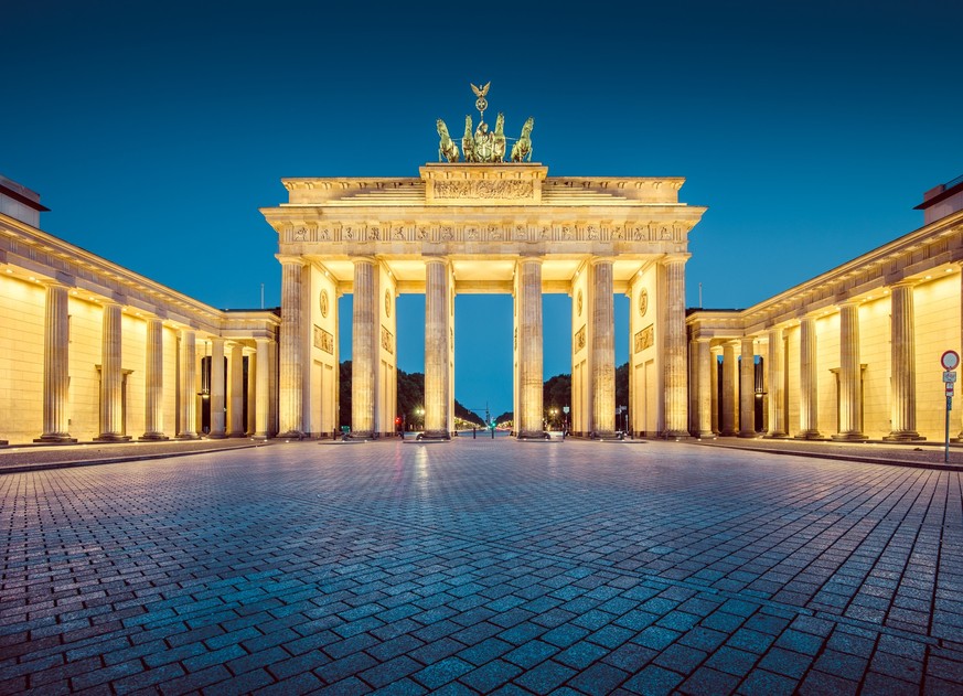 Um die Energiekosten zu verringern, sollen in Berlin womöglich auch bald öffentliche Gebäude wie das Brandenburger Tor nicht mehr beleuchtet werden.