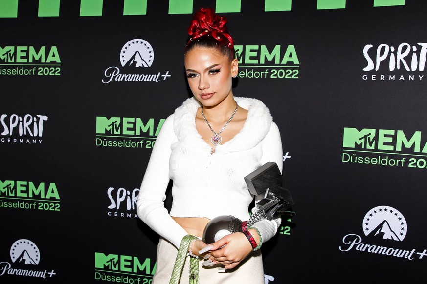 duesseldorf MTV EMAs 2022 - Best German Act Award 11.11.2022 Rapperin Badmomzjay Jordan Napieray MTV EMAs 2022 - Best German Act Award DUSSELDORF, GERMANY - NOVEMBER 11: Best German Act Award in der N ...