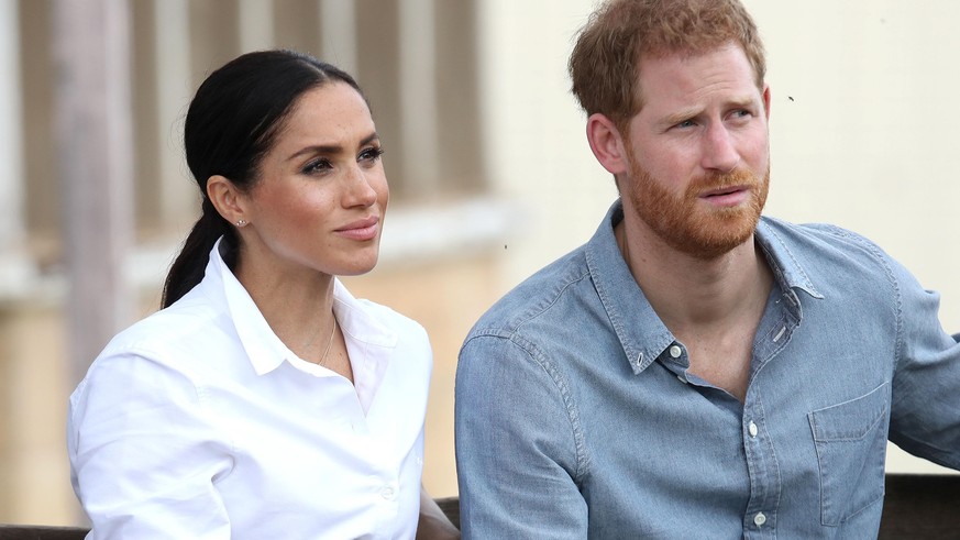 DUBBO, AUSTRALIA - OCTOBER 17: Prince Harry, Duke of Sussex and Meghan, Duchess of Sussex visit a local farming family, the Woodleys, on October 17, 2018 in Dubbo, Australia. The Duke and Duchess of S ...