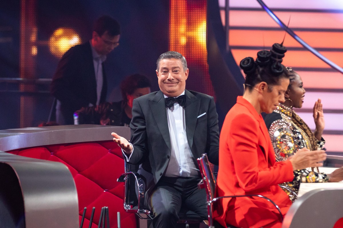 COLOGNE, GERMANY - FEBRUARY 28: Joachim Llambi is seen on stage during the 1st show of the 13th season of the television competition &quot;Let&#039;s Dance&quot; on February 28, 2020 in Cologne, Germa ...