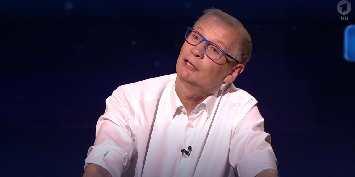 Günther Jauch stichelt gleich zu Beginn.