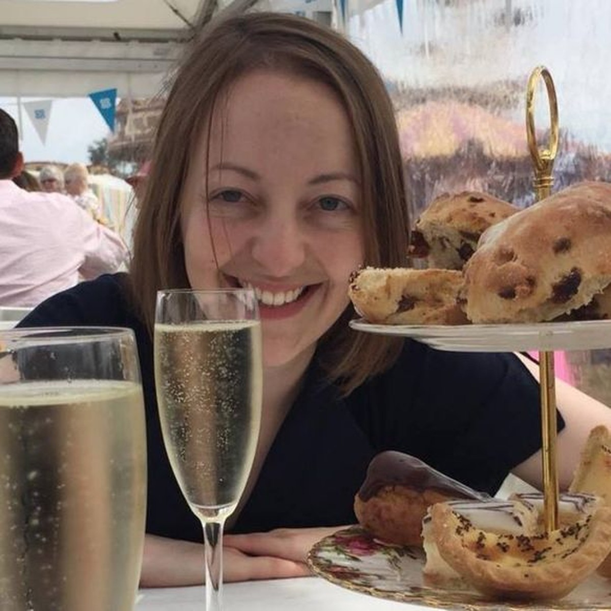 Ruth Scobie, Oxford-Dozentin, liebt Scones.