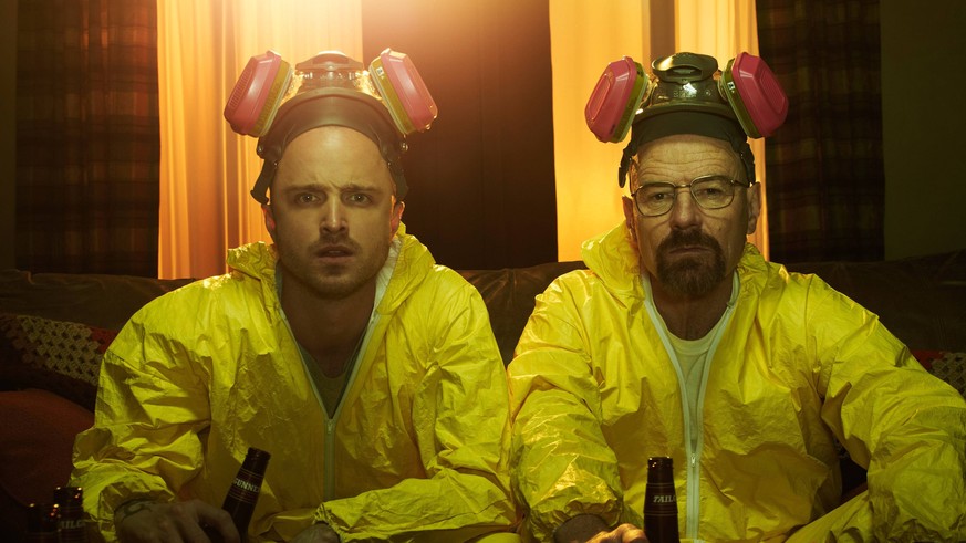 Jesse Pinkman (Aaron Paul) and Walter White (Bryan Cranston) - Breaking Bad - Gallery - Photo Credit: Frank Ockenfels/AMC Los Angeles CA USA PUBLICATIONxINxGERxSUIxAUTxONLY Copyright: xFrankxOckenfels ...