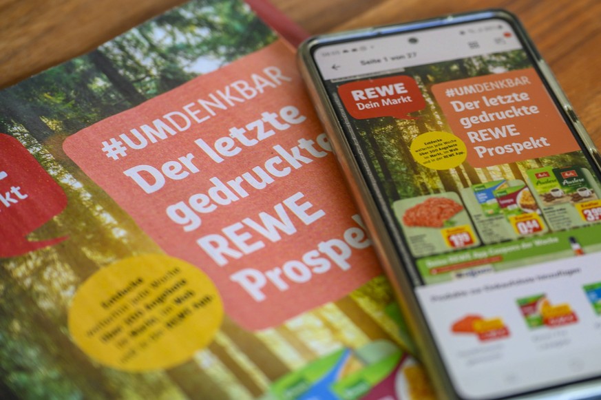 Die letzte Ausgabe von REWE Dein Markt wird an diesem Wochenende 2425.06.2023 an die Haushalte verteilt. Ab Juli 2023 gibt es diesen Prospekt nur noch digital. Werbeprospekt der Firma REWE steckt in e ...