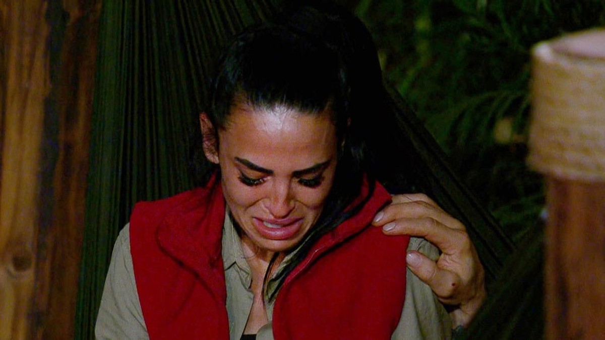 Elena Miras wird im Dschungelcamp emotional.