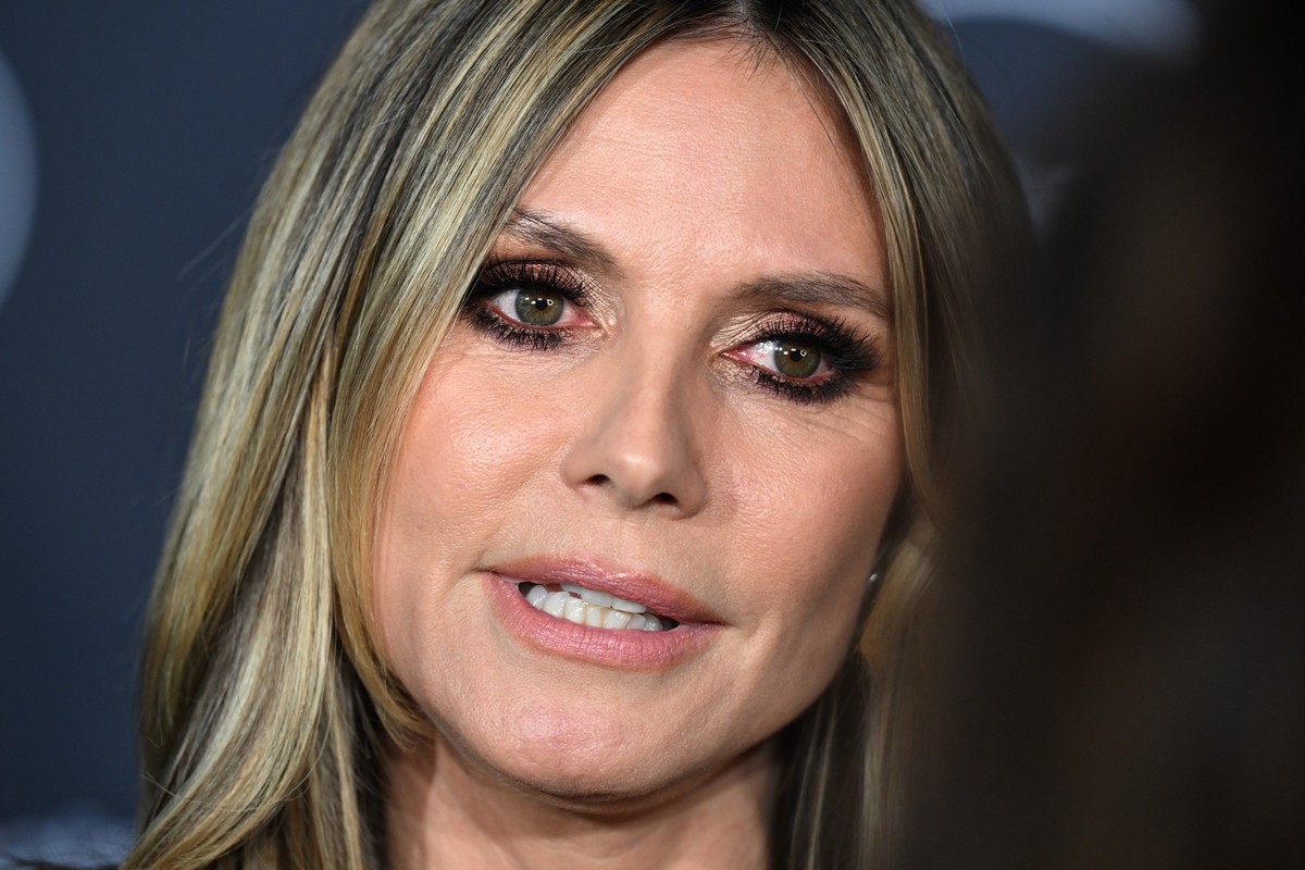 ARCHIV - 23.10.2024, Bayern, München: Heidi Klum, Unternehmerin und Moderatorin, kommt über den Roten Teppich zur Verleihung des TV- und Streaming-Awards «Blauer Panther» in die BMW Welt. (zu dpa: «Fe ...