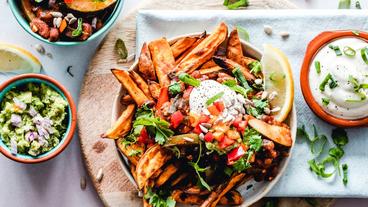 Wer vegane Rezept-Ideen braucht, wird bei Aldi fündig.