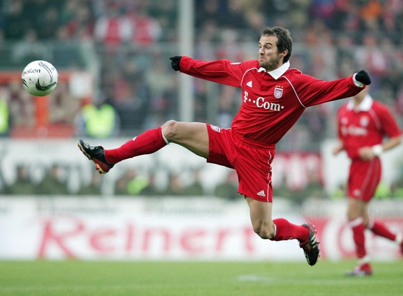 Fussball 1. Bundesliga Saison 2005/2006 Mehmet SCHOLL (FC Bayern Muenchen), Einzelaktion am Ball FOTO: Pressefoto ULMER/Bjoern Hake || Nur für redaktionelle Verwendung
