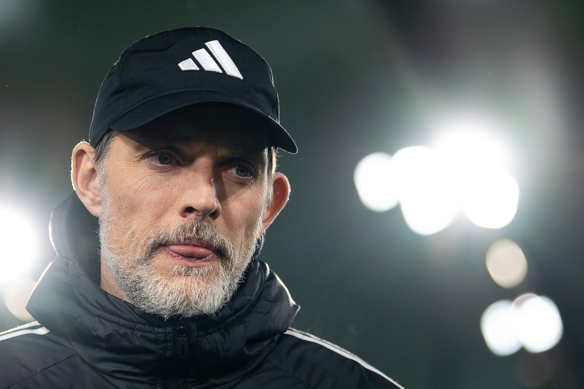 ARCHIV - 20.12.2023, Niedersachsen, Wolfsburg: Fußball: Bundesliga, VfL Wolfsburg - Bayern München, 16. Spieltag, Volkswagen Arena. Münchens Trainer Thomas Tuchel ist vor dem Spiel im Stadion. Der Coa ...