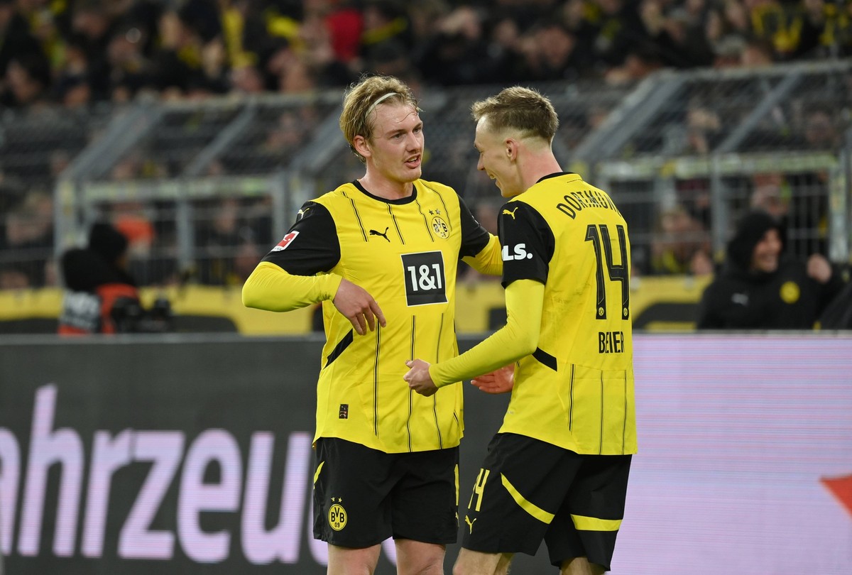 Jubel 2:1 Julian Brandt Borussia Dortmund, Maximilian Beier Borussia Dortmund, v.li. 02.11.2024, Fussball 1. Bundesliga, 9. Spieltag, Saison 2024/2025 Borussia Dortmund - RB Leipzig 2:1 Foto: Weis/TEA ...