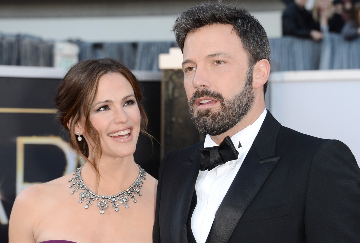 HOLLYWOOD, CA - FEBRUARY 24: Actress Jennifer Garner and actor-director Ben Affleck arrive at the Oscars at Hollywood &amp; Highland Center on February 24, 2013 in Hollywood, California. (Photo by Jas ...