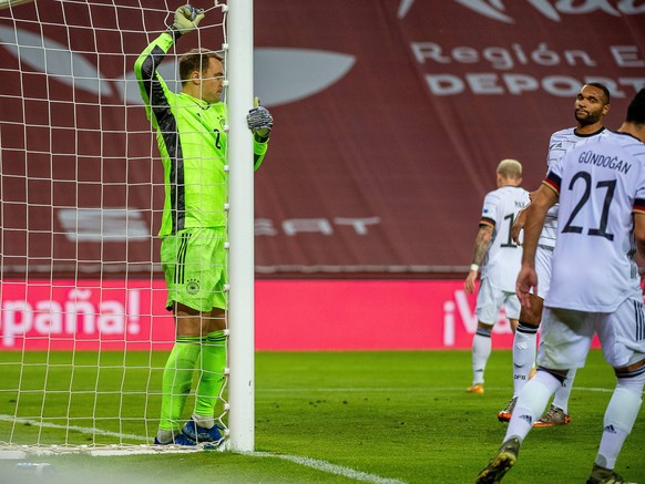 Im Manuel Neuer Deutschland, 01, GER, Spanien vs. Deutschland, Fussball, UEFA Nations League, Saison 2020/2021, 17.11.2020 GER, Spanien vs. Deutschland, Fussball, UEFA Nations League, Saison 2020/2021 ...