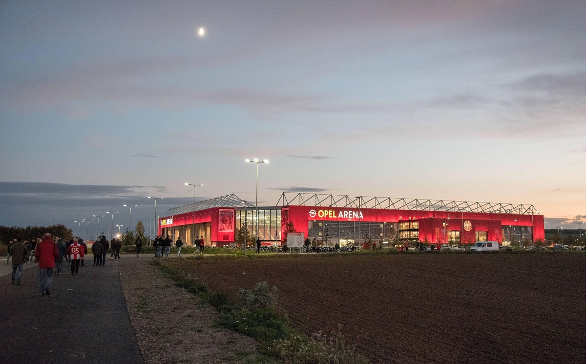 27.10.2017, xfux, Fussball 1.Bundesliga, FSV Mainz 05 - Eintracht Frankfurt, emspor, v.l. Au�enansicht Aussenansicht Ansicht Uebersicht Opel Arena Stadion bei Nacht am Abend Mainz *** 27 10 2017 xfux  ...
