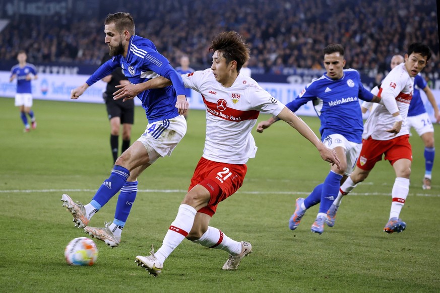 DREXLER Dominik Team FC Schalke 04 mit ITO Hiroki Bundesliga DFL Saison 2022 - 2023 BL Spiel FC Schalke 04 - VfB Stuttgart 2 : 1 am 25. 02. 2023 in Gelsenkirchen DFL REGULATIONS PROHIBIT ANY USE OF PH ...