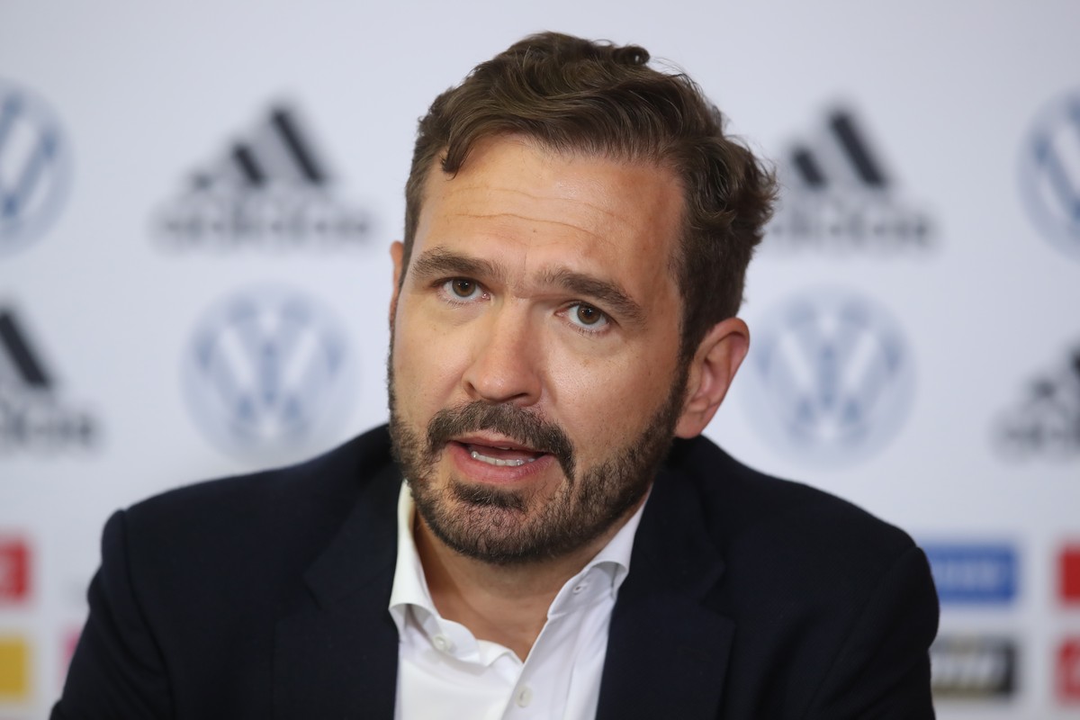 ARCHIV - 25.08.2020, Hessen, Frankfurt/Main: DFB-Generalsekret�r Friedrich Curtius spricht in der DFB-Zentrale bei einer virtuellen Pressekonferenz vor den bevorstehenden Spielen der Nationalmannschaf ...