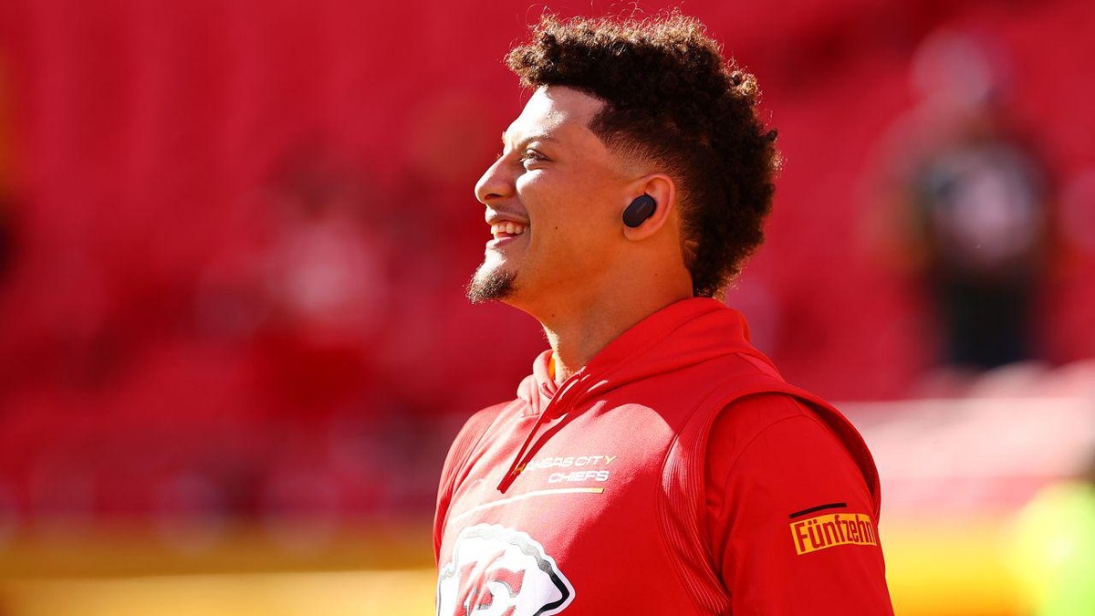 Chiefs-Superstar Patrick Mahomes mit der "Fünfzehn" auf dem Arm.