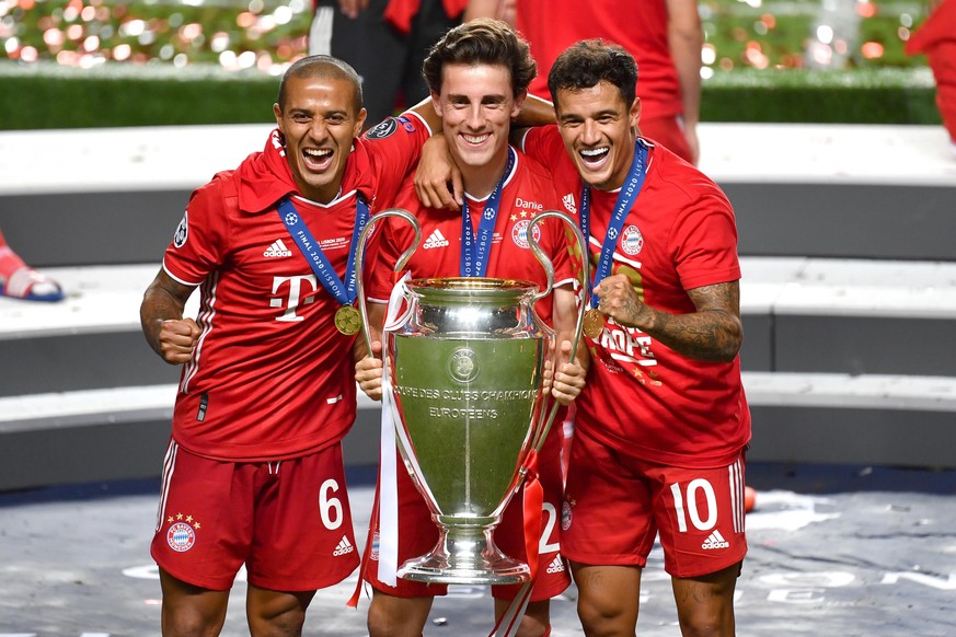 firo Fussball: Finale Champions League : 23.08.2020 FC Bayern M_nchen , Munich , Muenchen - Paris Saint Germain 1:0 . v.liLThiago ALCANTARA (Bayern Muenchen), Alvaro ODRIOZOLA (Bayern Muenchen), Phili ...