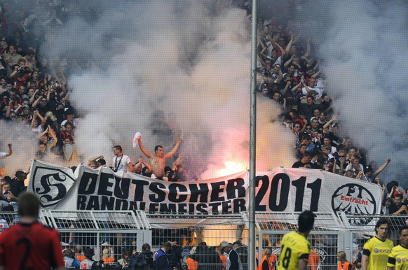 Mit dem Abstieg 2011 "feierten" sich die Frankfurter Fans als "Deutscher Randale Meister". Heute schwärmt Fußballeuropa von dieser Fanszene.