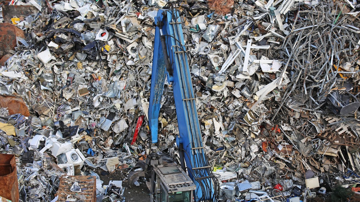 Symbolhaftes Bild von einem Schrottplatz Mannheim *** Symbolic image of a Mannheim scrap yard Copyright: xx