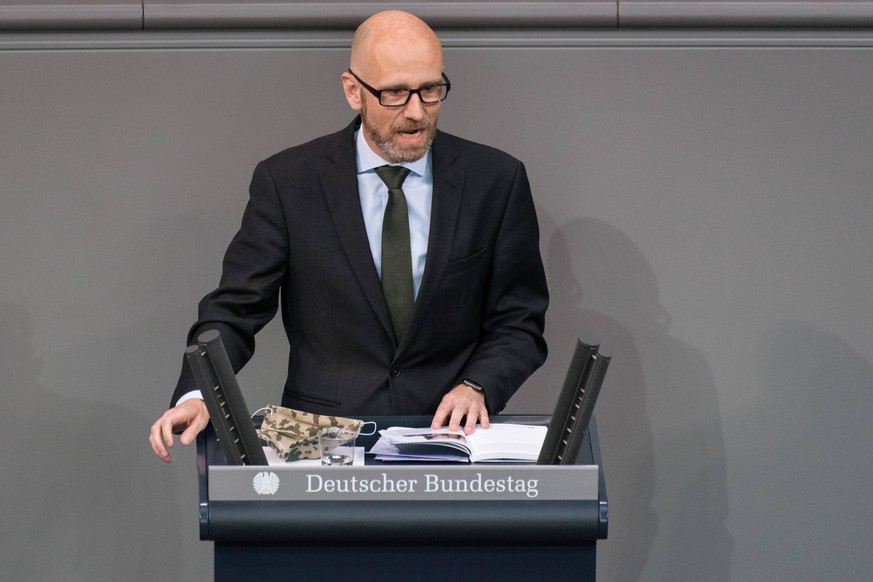 Berlin, Plenarsitzung im Bundestag Deutschland, Berlin - 13.05.2020: Im Bild ist Peter Tauber Parlamentarischer Staatssekret
