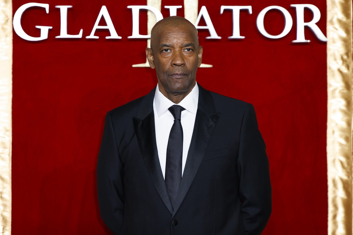 Denzel Washington poses for photographers upon arrival at the premiere of the film 'Gladiator II' on Wednesday, Nov. 13, 2024, in London. (Photo by Millie Turner/Invision/AP)