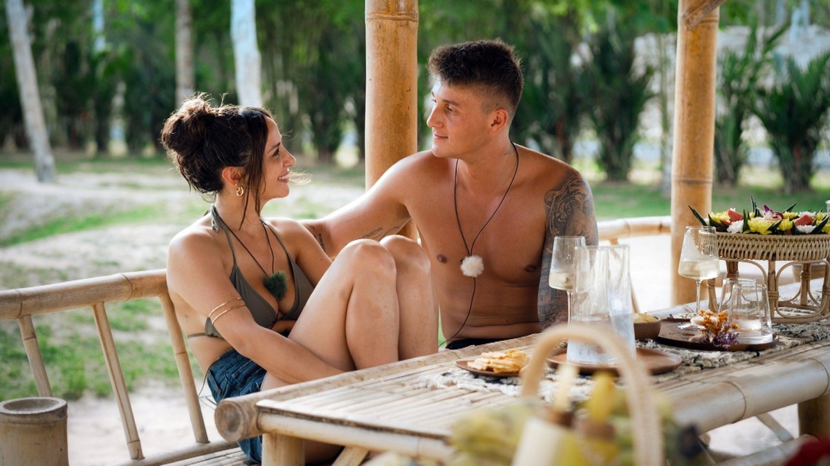 Jennifer und Fynn genießen ihr vorerst letztes gemeinsames Date.
Die Verwendung des sendungsbezogenen Materials ist nur mit dem Hinweis und Verlinkung auf RTL+ gestattet.