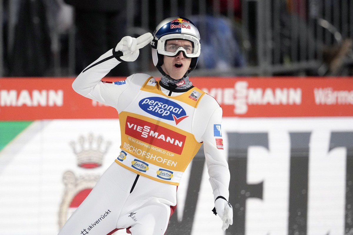 Daniel Tschofenig, of Austria, reacts after his second round jump at the fourth stage of the 73rd Four Hills ski jumping tournament in Bischofshofen, Austria, Monday, Jan. 6, 2025. (AP Photo/Matthias  ...