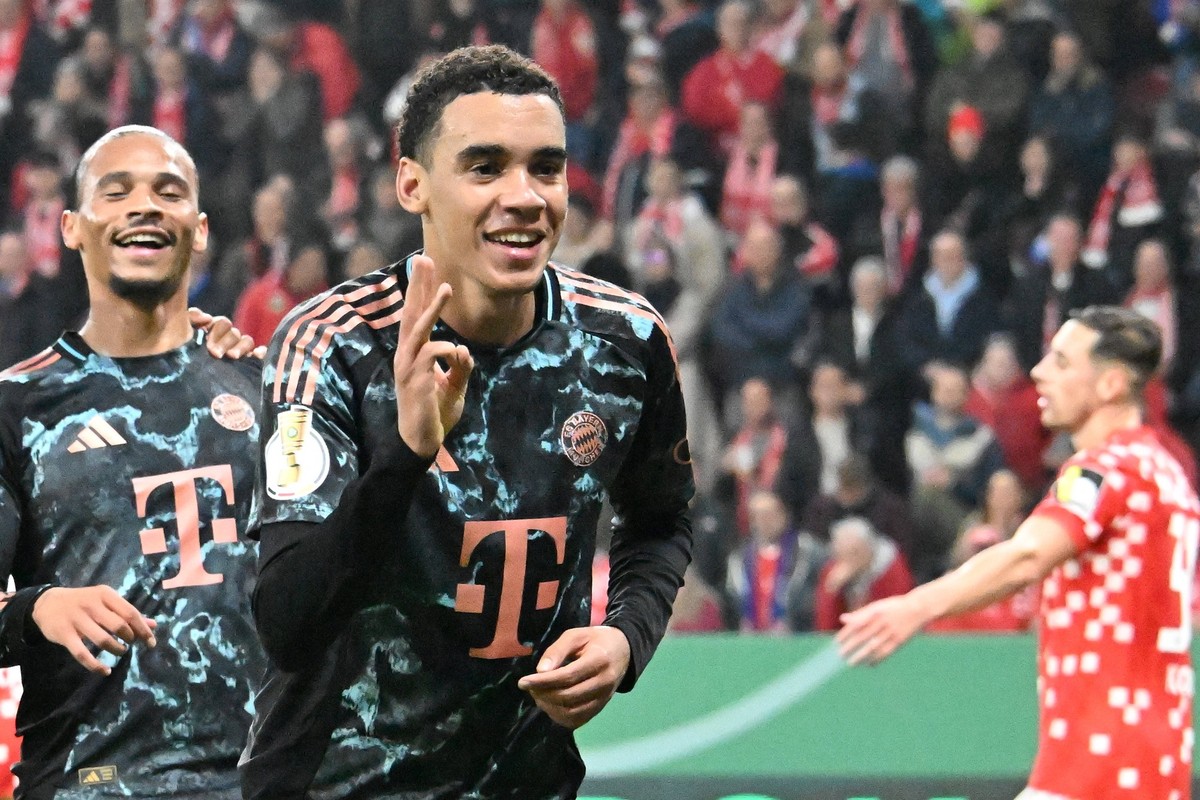 30.10.2024, xsltx, Fussball DFB Pokal 2.Runde, FSV Mainz 05 - FC Bayern M