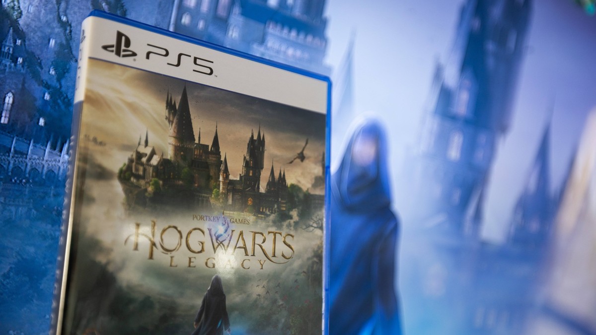 Hogwarts Legacy Game Released A physical version of Hogwarts Legacy for the PS5 in LAquila, Italy, on February 10, 2023. -Hogwarts Legacy the new open-world video game by Avalanche and Warner Bros. Di ...