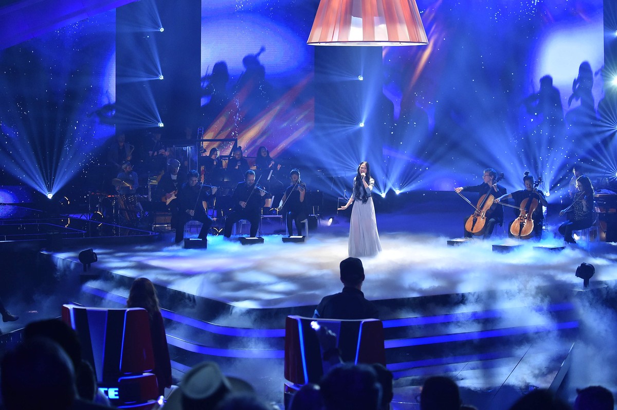 Titel: The Voice of Germany - Das Halbfinale 
Person: Claudia Emmanuela Santoso
Copyright: SAT.1/André Kowalski
Rechtehinweis: Dieses Bild darf bis eine Woche nach Ausstrahlung honorarfrei fuer redakt ...