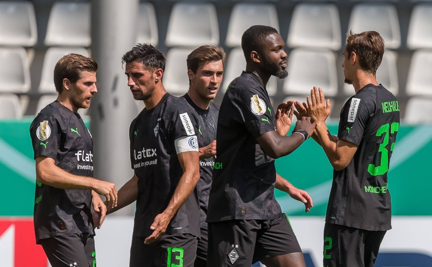 31.07.2022, Freiburg, Deutschland, Schwarzwaldstadion, SV Oberachern vs. Borussia Moenchengladbach - DFB-Pokal - 1.Runde, Marcus Thuram Borussia Moenchengladbach und Jonas Hofmann Borussia Moenchengla ...