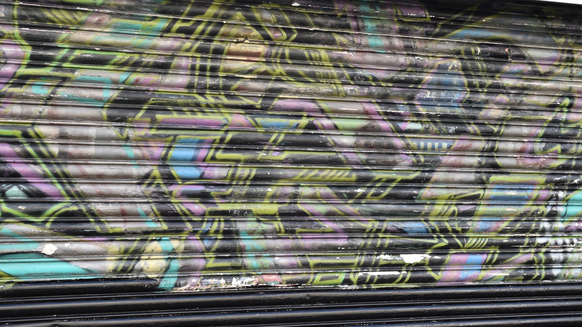 Banksy artwork removed from shutters. A Banksy mural on the shopfront shutters on Park Row, Bristol has been accidentally painted over in black by the new owners of the shop during renovations. Pictur ...
