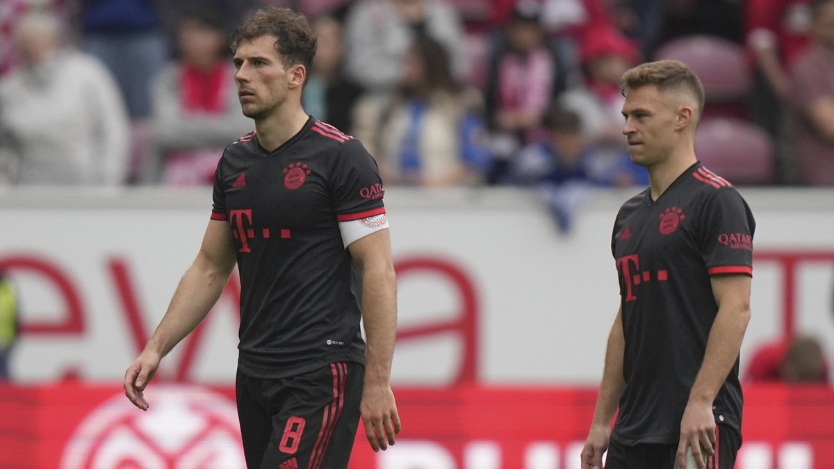 Bayern&#039;s Leon Goretzka and Joshua Kimmich leave the pitch after the German Bundesliga soccer match between 1. FSV Mainz 05 and FC Bayern Munich at the Mewa Arena in Mainz, Germany, Saturday, Apri ...