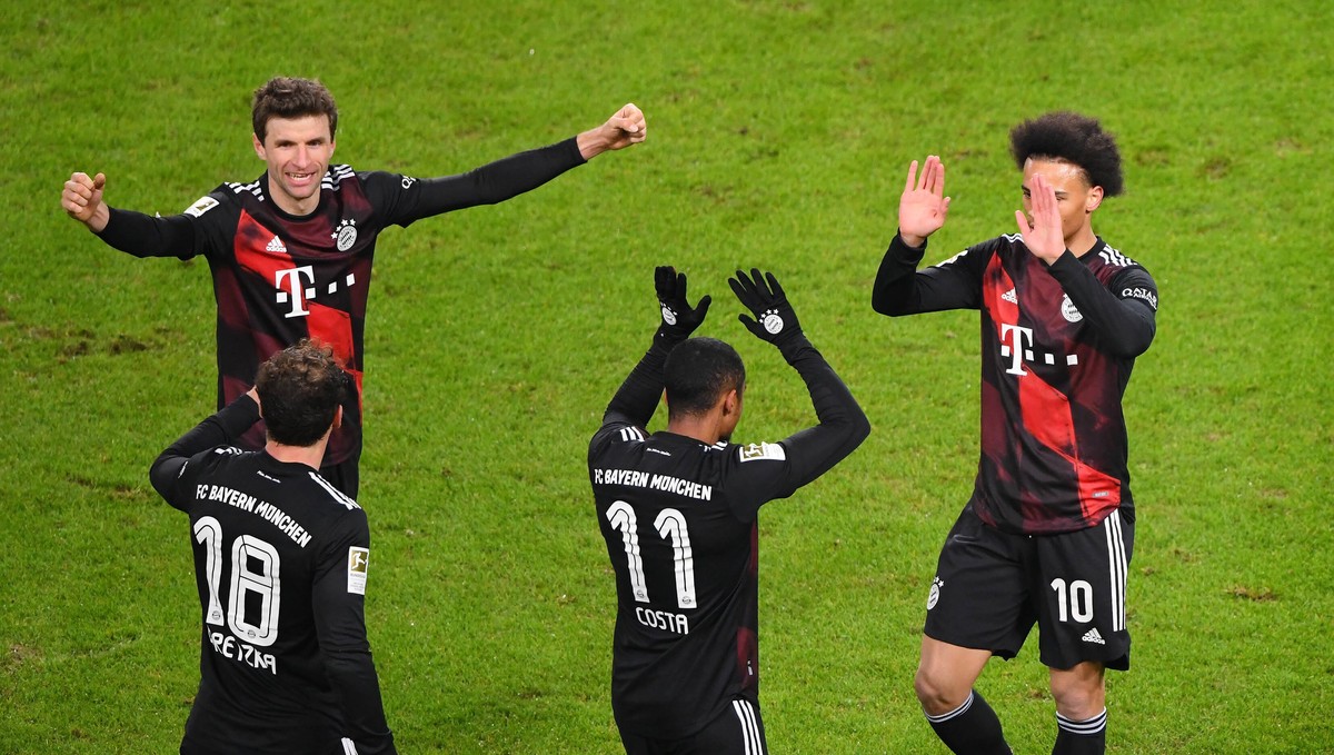 "The Show must go on", sagte Thomas Müller (l.) nach dem Spiel. Der Bayern-Star lieferte die Vorarbeit zum Ausgleichstor durch Kingsley Coman (nicht im Bild).