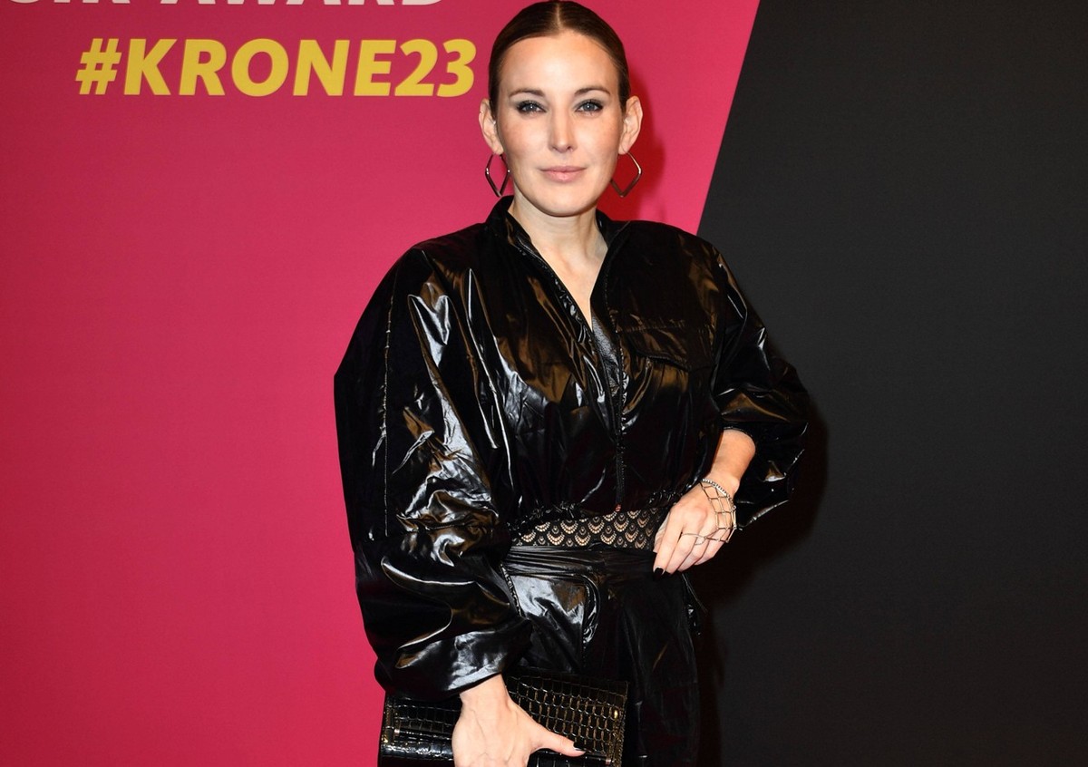 Jeannine Michaelsen bei der 24. Verleihung der 1Live Krone 2023 im Lokschuppen. Bielefeld, 30.11.2023 *** Jeannine Michaelsen at the 24 presentation of the 1Live Krone 2023 in the Lokschuppen Bielefel ...