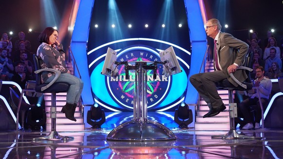 Achtung! Sperrfrist für alle Medien bis Mo., 20.03.2023, 23:20 Uhr!
Moderator Günther Jauch mit Nancy Hanschmann aus Köthen
Die Verwendung des sendungsbezogenen Materials ist nur mit dem Hinweis und ...