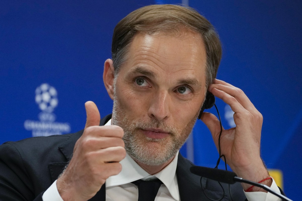 FILE - Then Bayern&#039;s head coach Thomas Tuchel gives the thumbs up during a press conference at the Santiago Bernabeu stadium in Madrid, Spain, Tuesday, May 7, 2024. (AP Photo/Paul White, File)