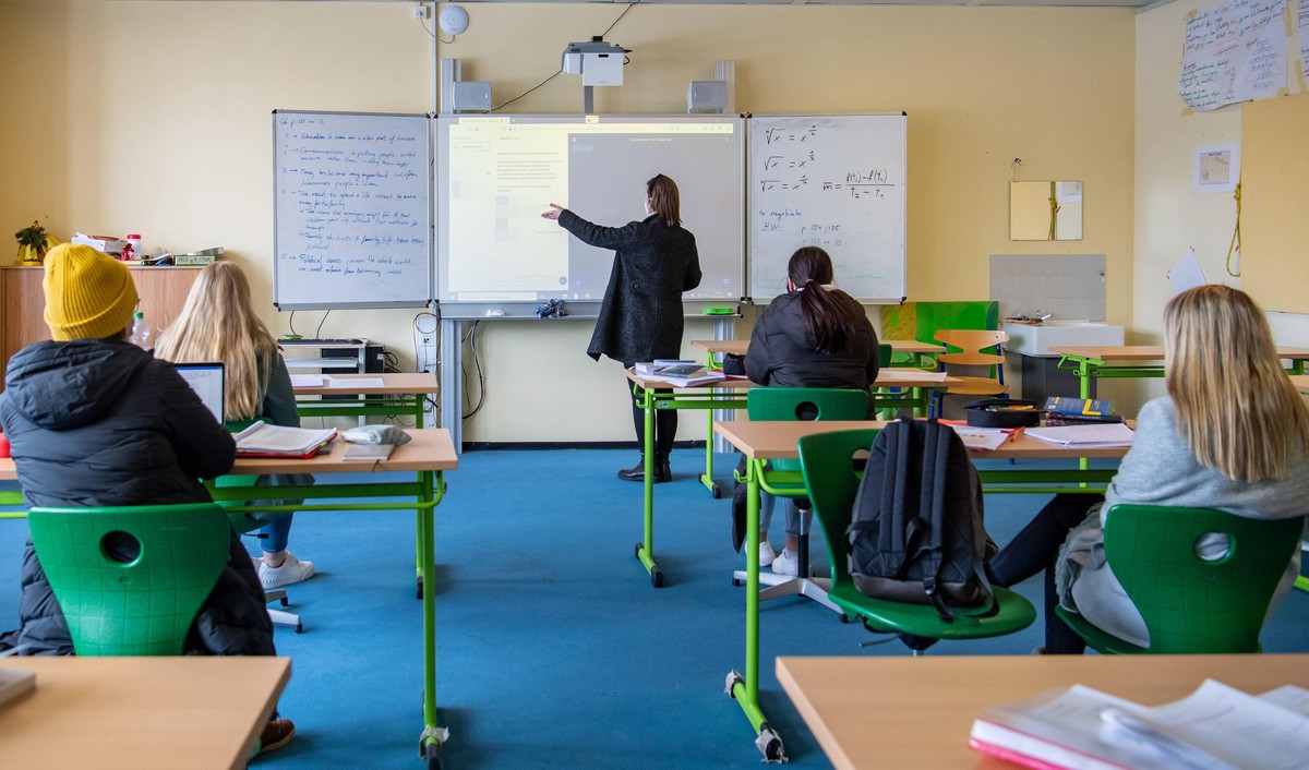 Unterricht eines Abiturjahrganges an der IGS in Oyten. FOTO C: Björn Hake, Oyten Deutschland *** Classes of a high school graduating class at the IGS in Oyten PHOTO C Björn Hake, Oyten Germany Copyrig ...