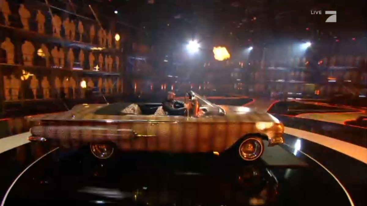 Philipp Plein: Der Designer kam mit einem Auto in die Halle gefahren.