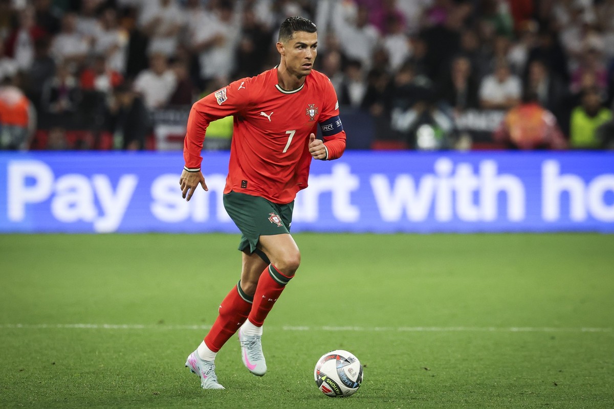 04.06.2025, Bayern, M�nchen: Fu�ball: Nations League A, Deutschland - Portugal, Play-off-Runde, Halbfinale, Munich Football Arena, Portugals Cristiano Ronaldo in Aktion. (zu dpa: �Yamal gegen Ronaldo: ...